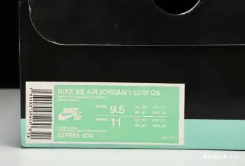 Navy Midnight Jordan SB Low 1 0626